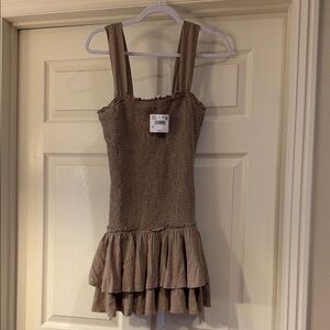American Eagle Stylish Tan Dress Sz S.  NWT. Box35